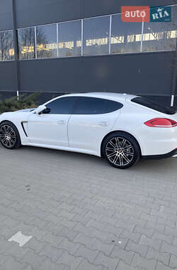 Фастбек Porsche Panamera 2015 в 