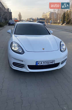 Фастбек Porsche Panamera 2015 в 