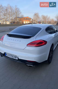 Фастбек Porsche Panamera 2015 в 