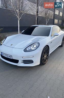 Фастбек Porsche Panamera 2015 в 