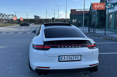 Фастбек Porsche Panamera 2018 в 