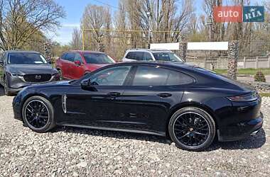 Фастбэк Porsche Panamera 2022 в 