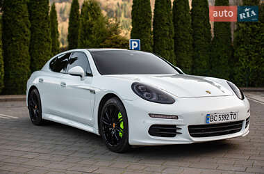 Фастбэк Porsche Panamera 2016 в 