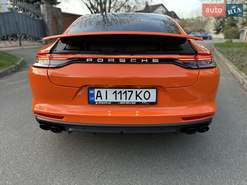 Фастбэк Porsche Panamera 2021 в Киеве