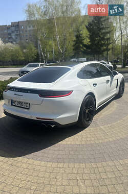 Фастбэк Porsche Panamera 2017 в 