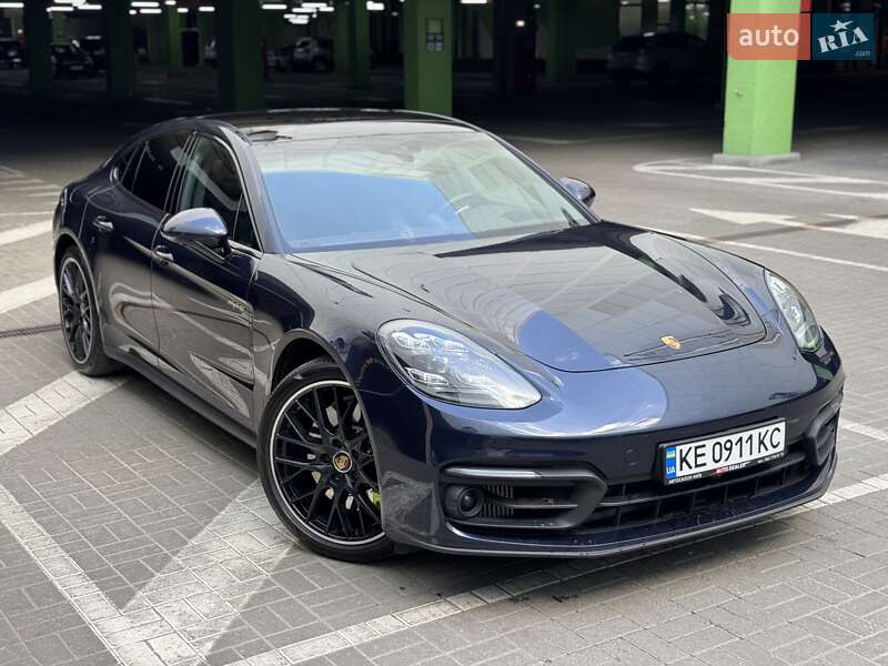Фастбэк Porsche Panamera 2020 в 