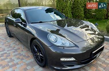 Фастбек Porsche Panamera 2012 в 
