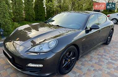 Фастбек Porsche Panamera 2012 в 