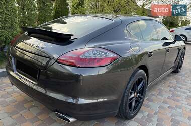 Фастбек Porsche Panamera 2012 в 