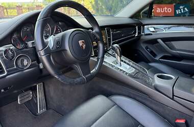 Фастбек Porsche Panamera 2012 в 