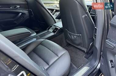 Фастбек Porsche Panamera 2012 в 