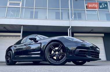 Фастбэк Porsche Panamera 2020 в 