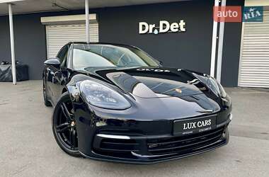 Фастбэк Porsche Panamera 2020 в 