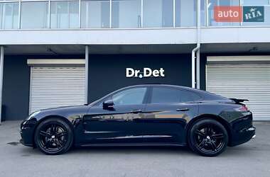 Фастбэк Porsche Panamera 2020 в 