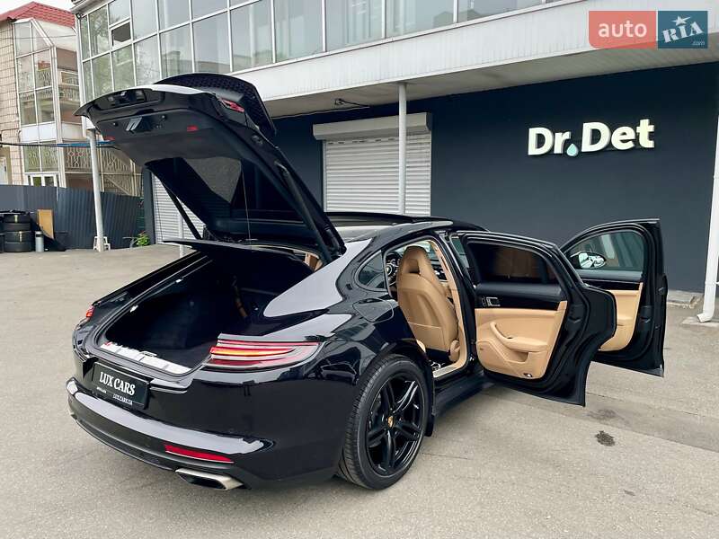 Фастбэк Porsche Panamera 2020 в Киеве