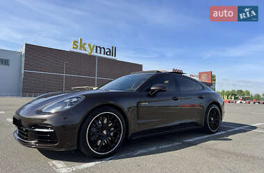 Фастбэк Porsche Panamera 2018 в Киеве