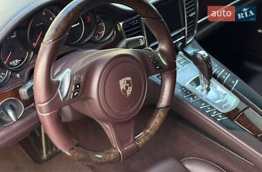 Фастбэк Porsche Panamera 2013 в 