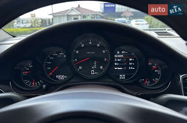 Фастбэк Porsche Panamera 2013 в 