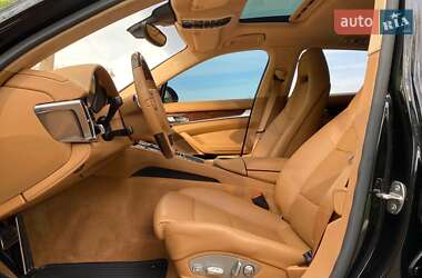 Фастбек Porsche Panamera 2013 в 