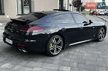 Фастбэк Porsche Panamera 2013 в 