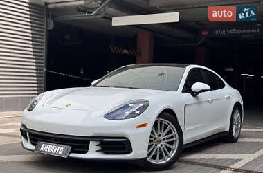 Фастбэк Porsche Panamera 2019 в Киеве