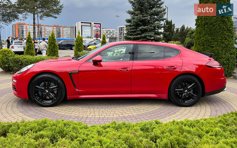Фастбэк Porsche Panamera 2014 в Львове