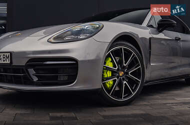 Фастбек Porsche Panamera 2018 в 