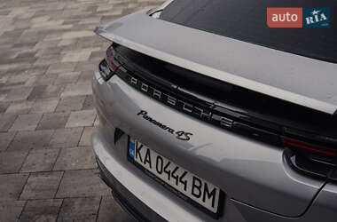 Фастбек Porsche Panamera 2018 в 