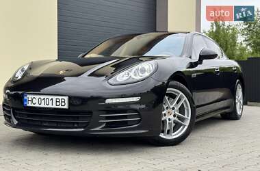Фастбек Porsche Panamera 2013 в 