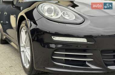 Фастбек Porsche Panamera 2013 в 