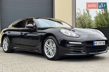 Фастбек Porsche Panamera 2013 в 