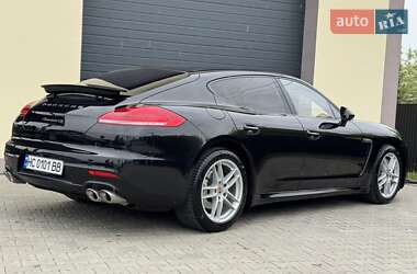 Фастбек Porsche Panamera 2013 в 