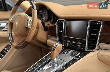 Фастбек Porsche Panamera 2013 в 