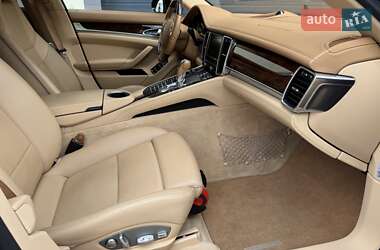Фастбек Porsche Panamera 2013 в 
