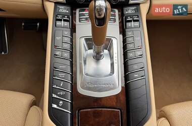Фастбек Porsche Panamera 2013 в 