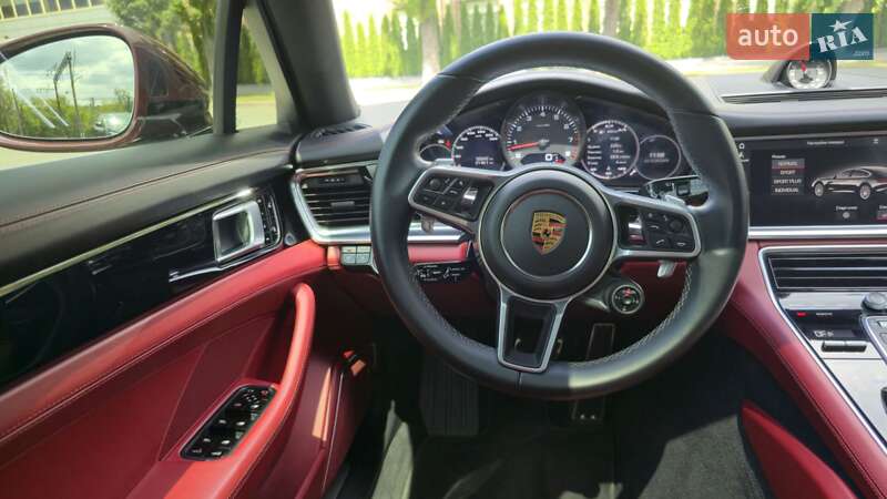 Фастбэк Porsche Panamera 2017 в Киеве фото 18 Фастбэк Porsche Panamera 2017 в Киеве