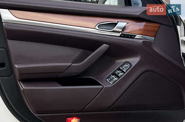 Фастбэк Porsche Panamera 2012 в 