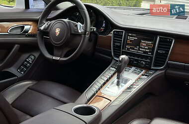 Фастбэк Porsche Panamera 2012 в 