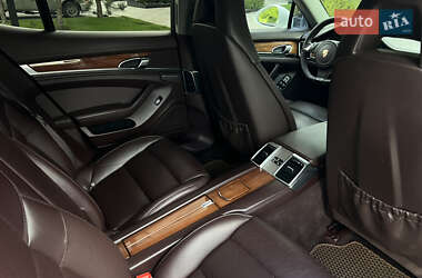 Фастбэк Porsche Panamera 2012 в 