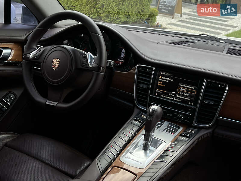 Фастбэк Porsche Panamera 2012 в Днепре