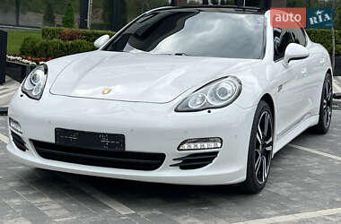 Фастбэк Porsche Panamera 2012 в 