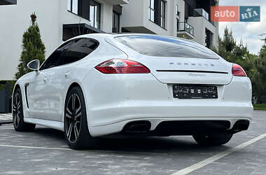 Фастбэк Porsche Panamera 2012 в 