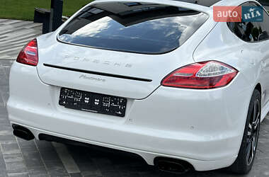 Фастбэк Porsche Panamera 2012 в 