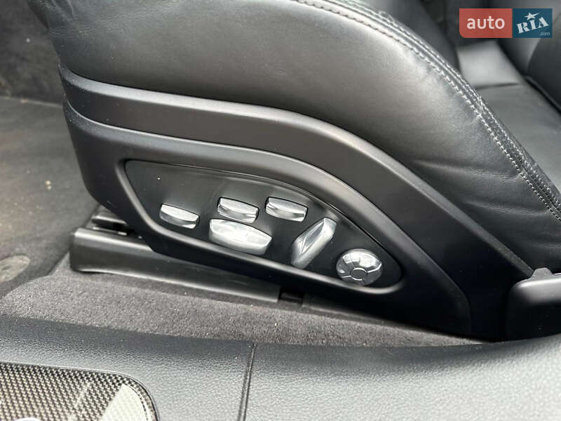 Фастбек Porsche Panamera 2017 в Києві фото 22 Фастбек Porsche Panamera 2017 в Києві