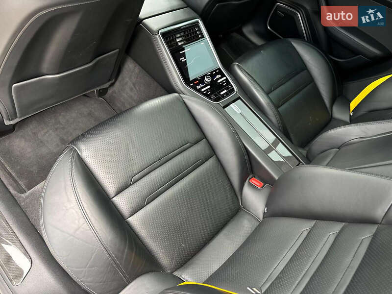 Фастбек Porsche Panamera 2017 в Києві фото 30 Фастбек Porsche Panamera 2017 в Києві