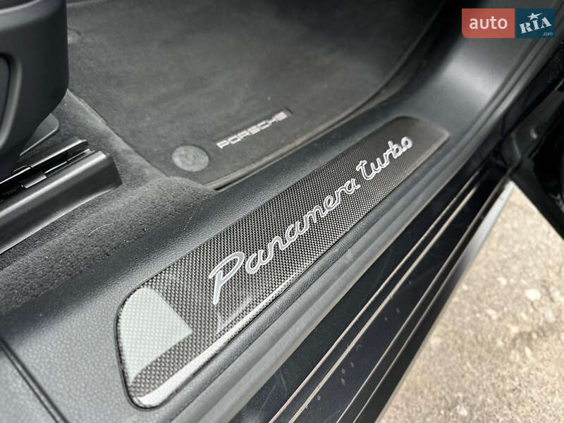 Фастбек Porsche Panamera 2017 в Києві фото 35 Фастбек Porsche Panamera 2017 в Києві