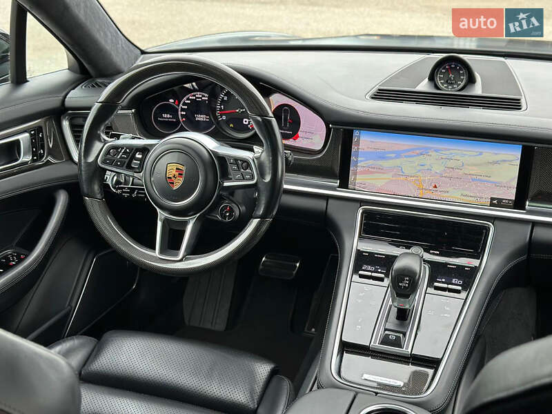 Фастбек Porsche Panamera 2017 в Києві фото 43 Фастбек Porsche Panamera 2017 в Києві