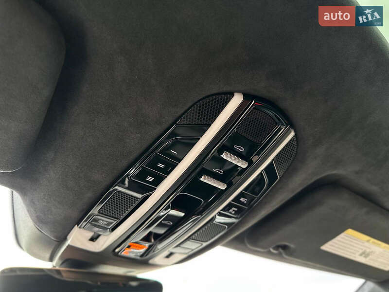 Фастбек Porsche Panamera 2017 в Києві фото 49 Фастбек Porsche Panamera 2017 в Києві