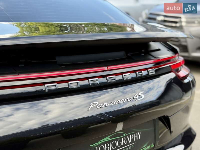 Фастбек Porsche Panamera 2016 в Києві