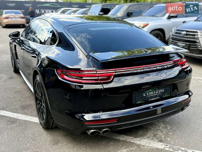 Фастбек Porsche Panamera 2016 в Києві
